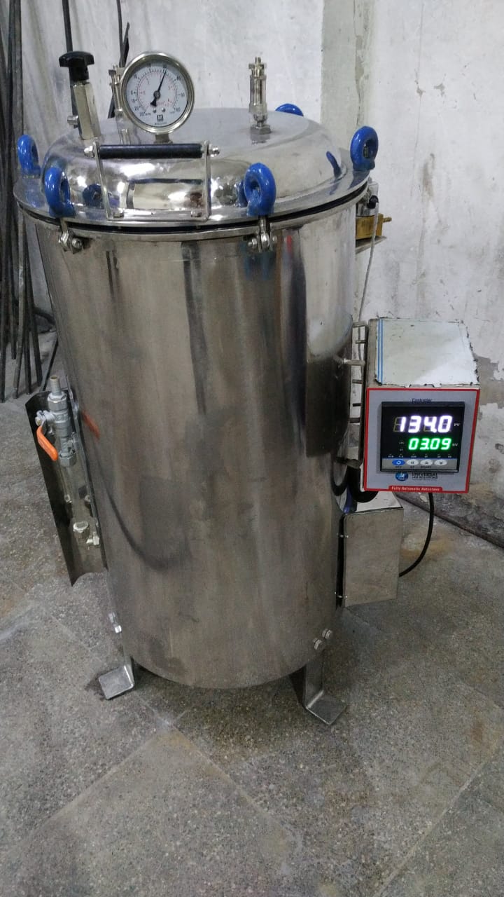 VERTICAL AUTOCLAVE-TRIPLE WALLED-WITH VACUUM BREAKER-GMP-FULLY AUTOMATIC-40 X 60 CM-D X H-